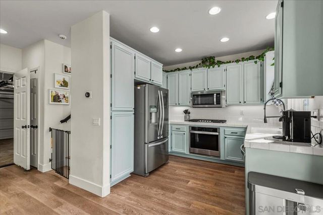 1010 Crystal Springs Pl, Escondido, CA 92026