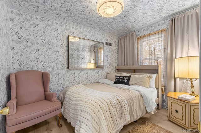 30706 Everett Street, Southfield, MI 48076