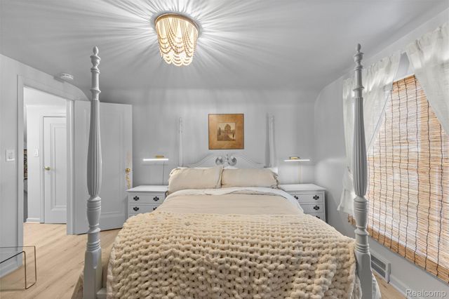 30706 Everett Street, Southfield, MI 48076