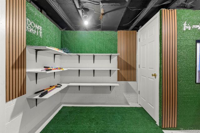 30706 Everett Street, Southfield, MI 48076