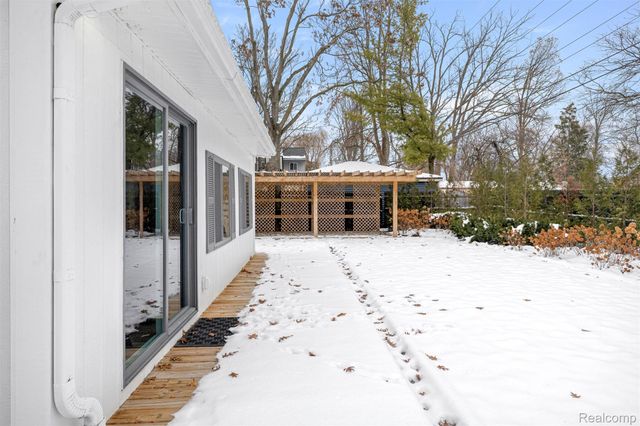 30706 Everett Street, Southfield, MI 48076