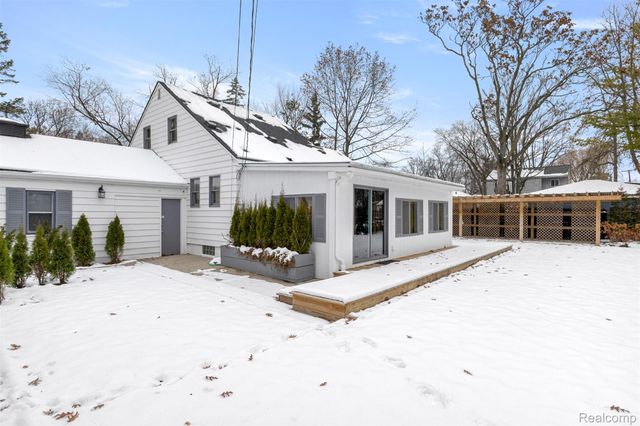 30706 Everett Street, Southfield, MI 48076