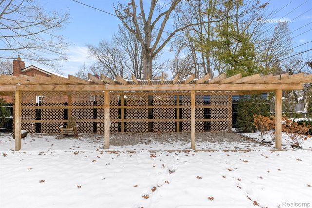 30706 Everett Street, Southfield, MI 48076