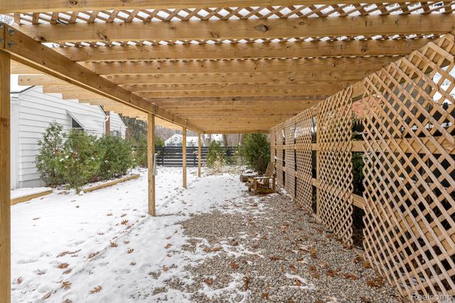 30706 Everett Street, Southfield, MI 48076