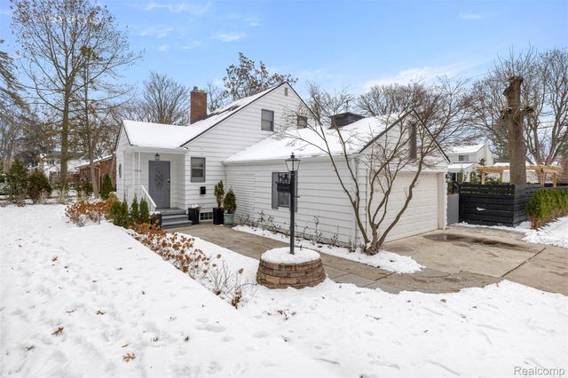 30706 Everett Street, Southfield, MI 48076