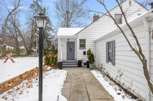 30706 Everett Street, Southfield, MI 48076