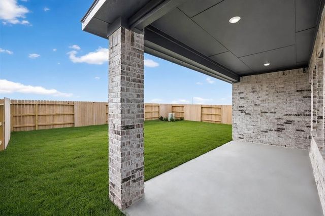 622 Yaupon Holly Drive, Rosenberg, TX 77471