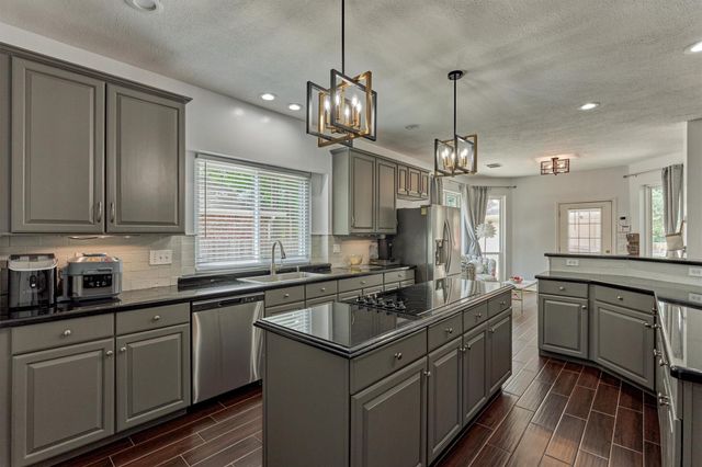 2 Candlenut Place, The Woodlands, TX 77381