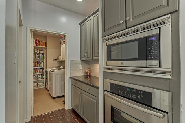 2 Candlenut Place, The Woodlands, TX 77381