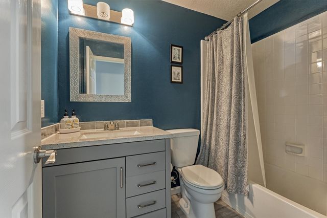 2 Candlenut Place, The Woodlands, TX 77381