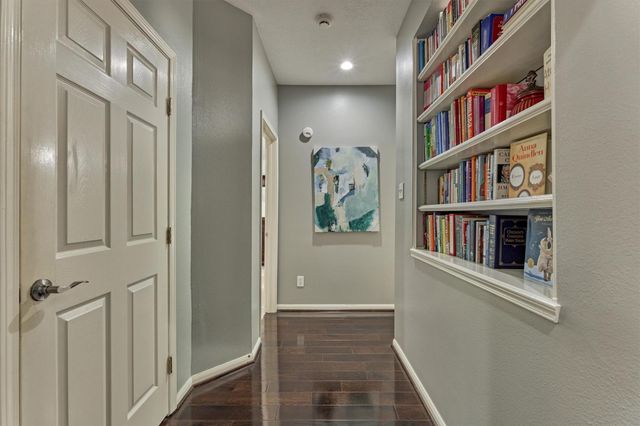 2 Candlenut Place, The Woodlands, TX 77381