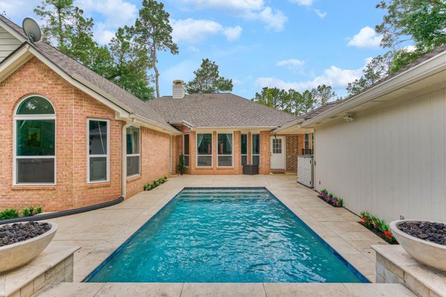 2 Candlenut Place, The Woodlands, TX 77381