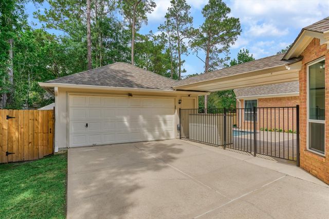 2 Candlenut Place, The Woodlands, TX 77381