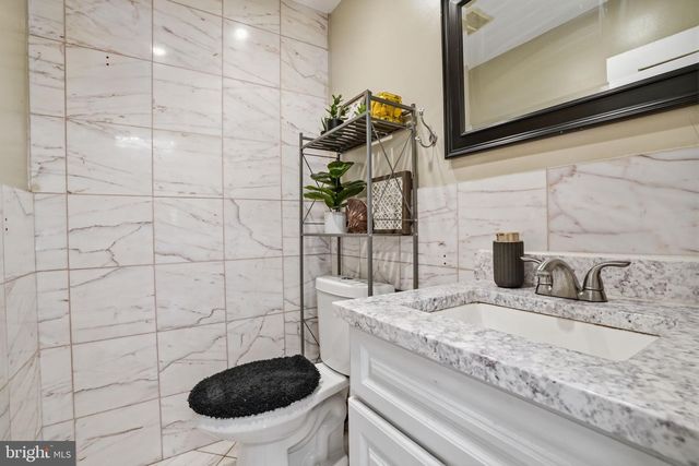 1516 REDWOOD LN, Wyncote, PA 19095