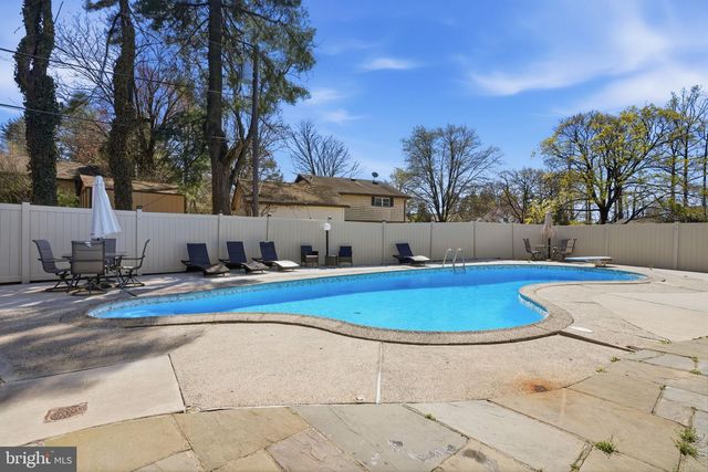 1516 REDWOOD LN, Wyncote, PA 19095