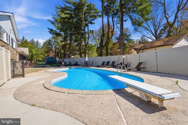 1516 REDWOOD LN, Wyncote, PA 19095