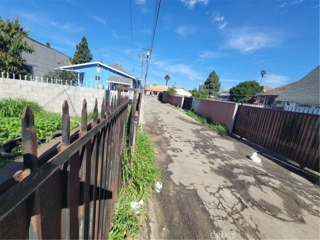 4010 Wall, Los Angeles, CA 90011