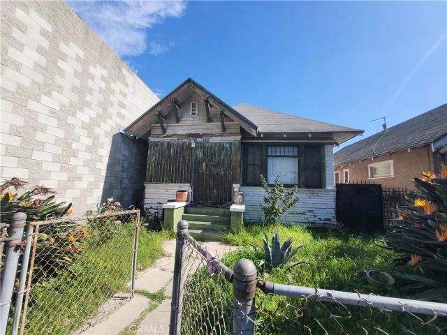 4010 Wall, Los Angeles, CA 90011