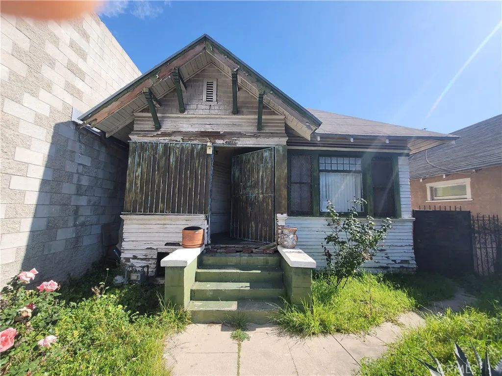 4010 Wall, Los Angeles, CA 90011