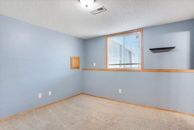 2014 N Grace Avenue Ct, Andover, KS 67002