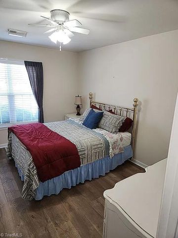 716 Wynbrook Square Lane, Winston-salem, NC 27103