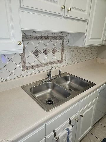 716 Wynbrook Square Lane, Winston-salem, NC 27103