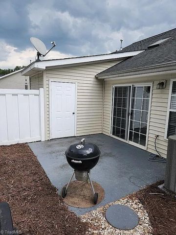 716 Wynbrook Square Lane, Winston-salem, NC 27103