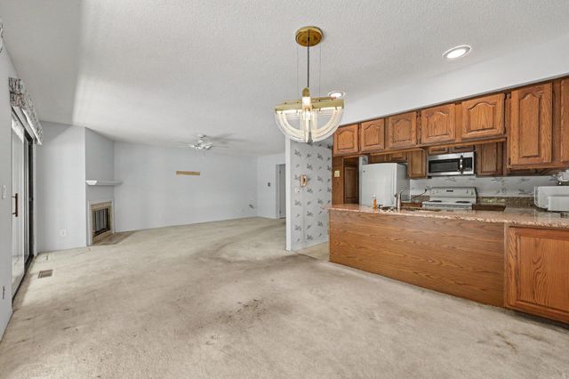 550 Cliffs Drive 301 C, Ypsilanti Twp, MI 48198
