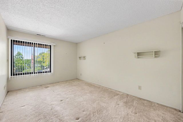 550 Cliffs Drive 301 C, Ypsilanti Twp, MI 48198