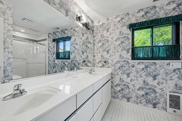 550 Cliffs Drive 301 C, Ypsilanti Twp, MI 48198