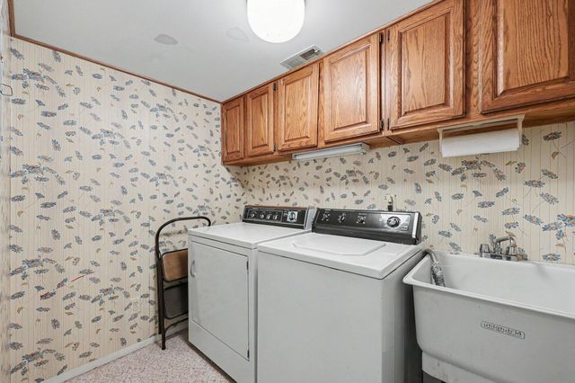 550 Cliffs Drive 301 C, Ypsilanti Twp, MI 48198