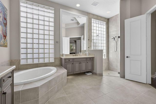 142 Viera Drive, Palm Beach Gardens, FL 33418
