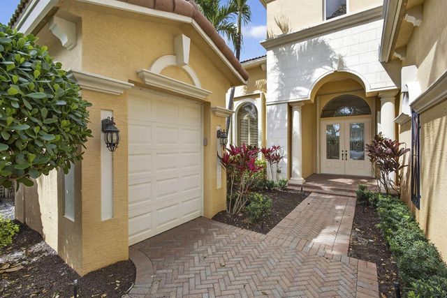142 Viera Drive, Palm Beach Gardens, FL 33418