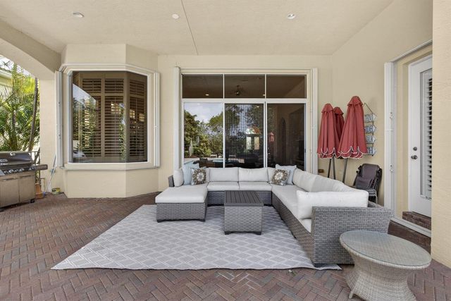 142 Viera Drive, Palm Beach Gardens, FL 33418