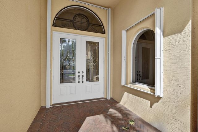 142 Viera Drive, Palm Beach Gardens, FL 33418
