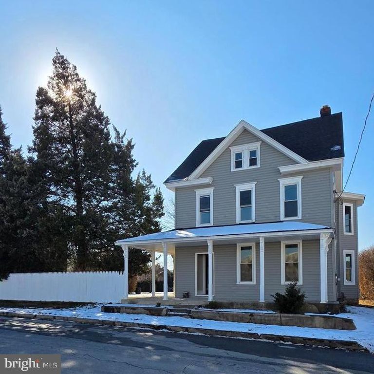 325 N COLLEGE ST, Palmyra, PA 17078