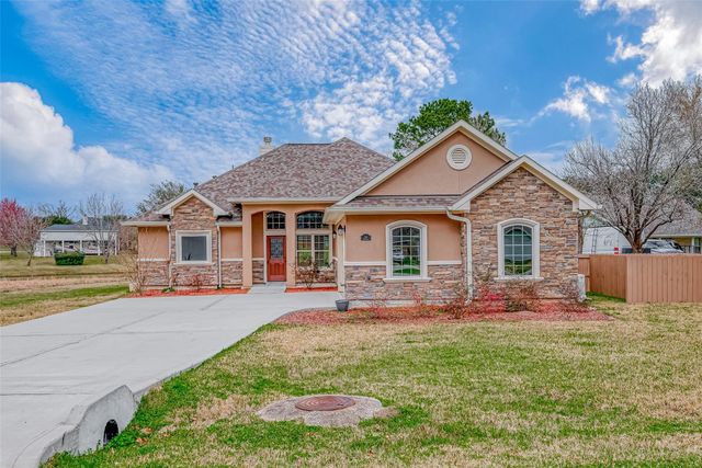 11 Bluebonnet, Trinity, TX 75862