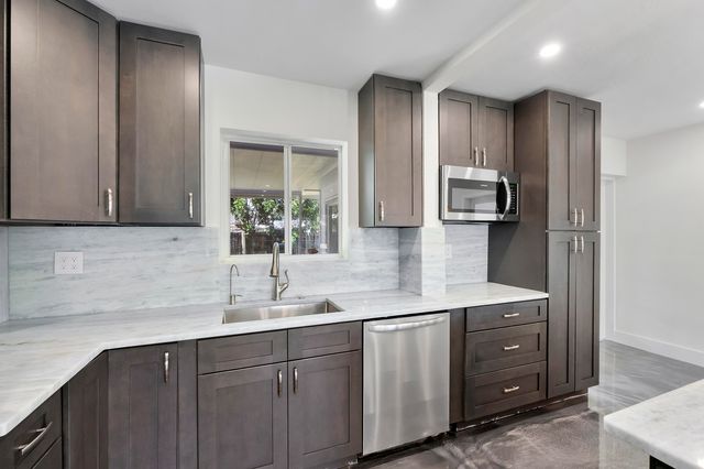 2160 NE 53rd Street, Fort Lauderdale, FL 33308