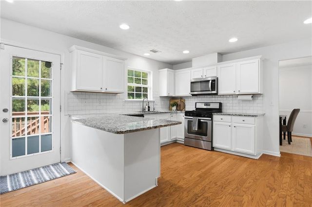 5492 Skylar Creek Lane, Buford, GA 30518