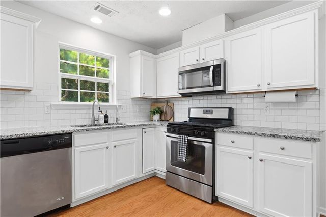 5492 Skylar Creek Lane, Buford, GA 30518