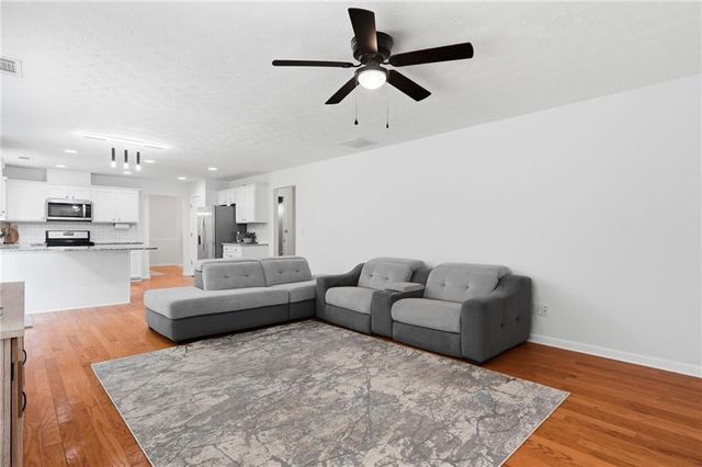 5492 Skylar Creek Lane, Buford, GA 30518