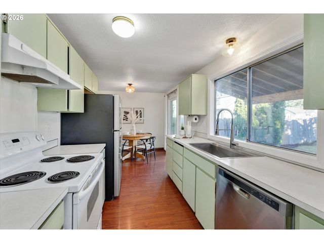 16082 Sw 93RD Ave, Tigard, OR 97224