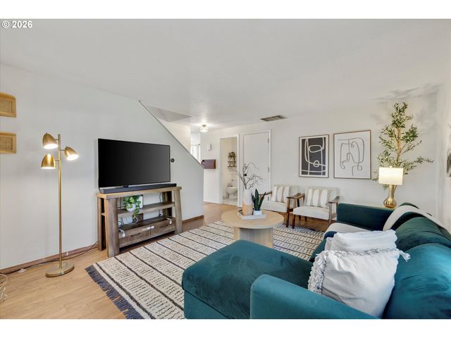 16082 Sw 93RD Ave, Tigard, OR 97224