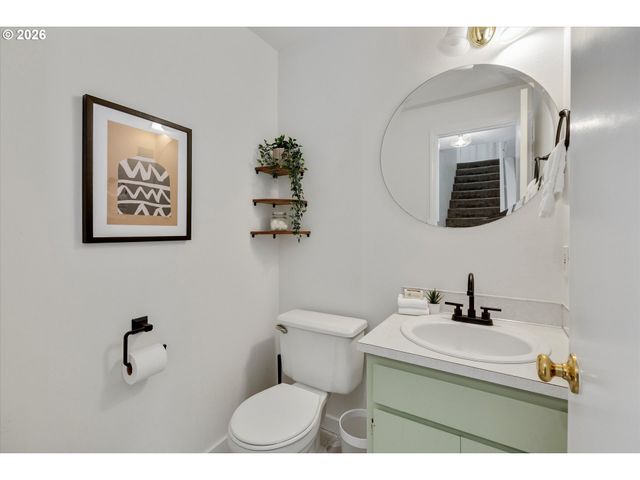 16082 Sw 93RD Ave, Tigard, OR 97224