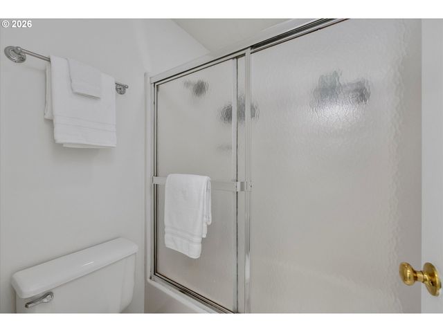 16082 Sw 93RD Ave, Tigard, OR 97224