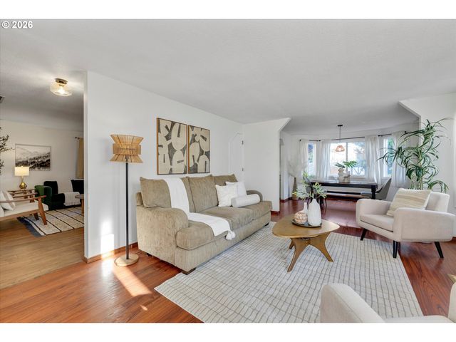 16082 Sw 93RD Ave, Tigard, OR 97224