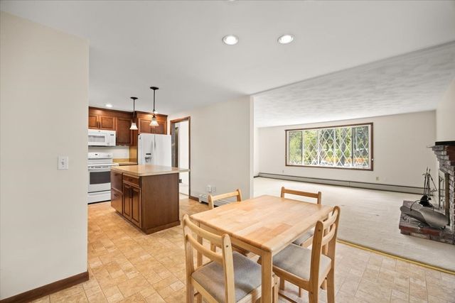 391 Scenic Hwy, Bourne, MA 02532