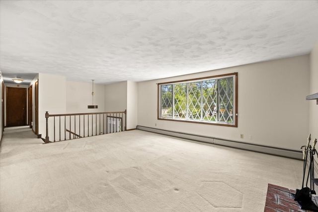 391 Scenic Hwy, Bourne, MA 02532