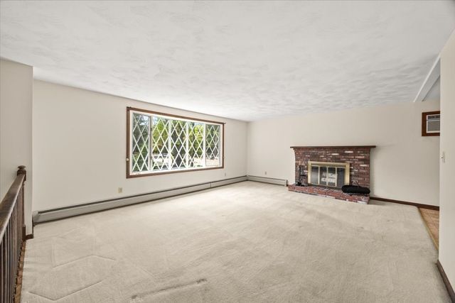 391 Scenic Hwy, Bourne, MA 02532