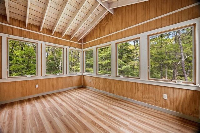 391 Scenic Hwy, Bourne, MA 02532